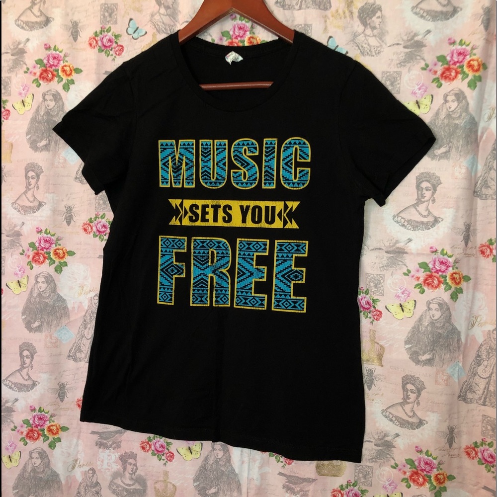 Tee shirt